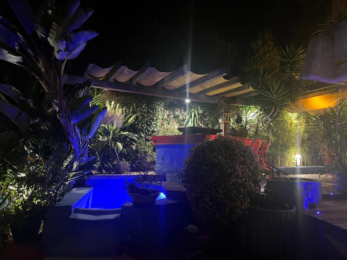 "La Villa Bali", En Bord De Mer A 5 Mn Des Plages Avec Piscine A Cascade, Grand Exterieur Unique Sur Le Theme De Bali Six-Fours-les-Plages Exterior photo